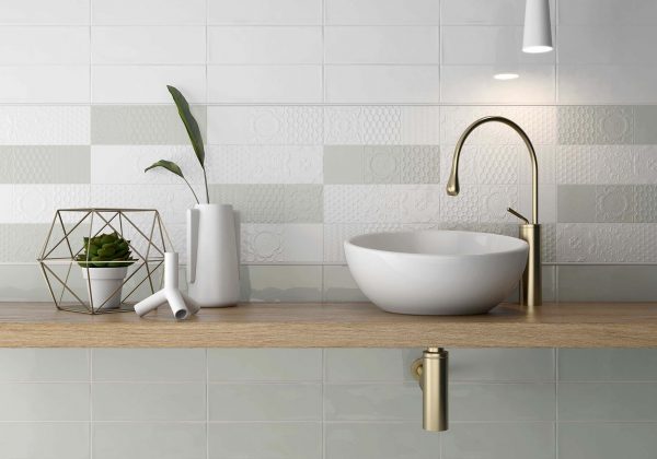 esencia_relieve_blanco_botella_roomset tiles